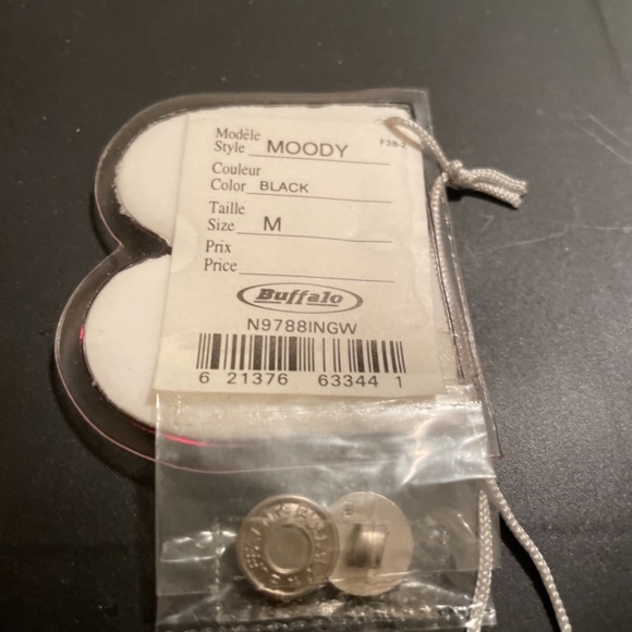 BUFFALO - Picture 2 of 2